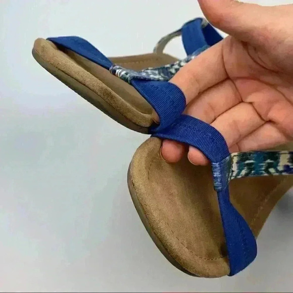 Alfani heels size 10 royal blue white Chevron print t-strap wedges - Picture 9 of 13